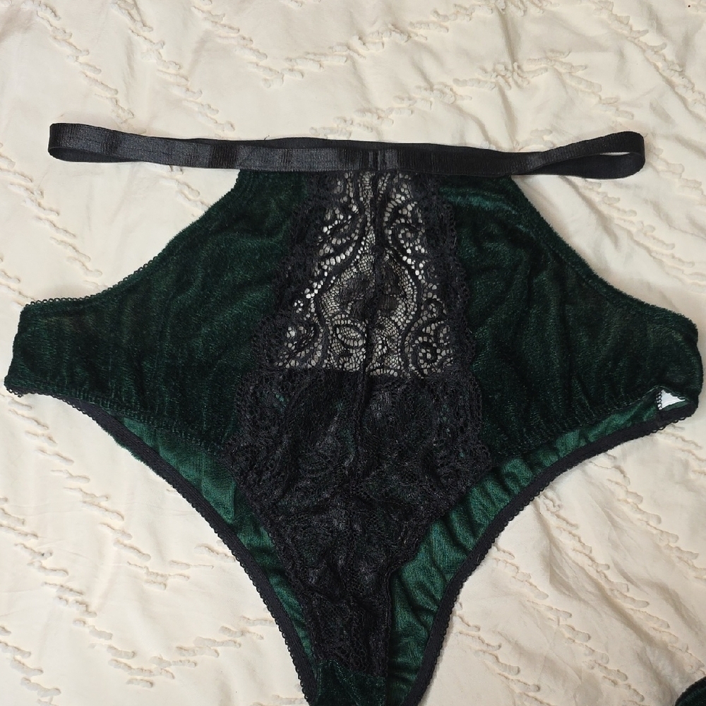 Emerald Green Velvet & Lace High-Waist Bralette Lingerie Set Large Boudoir Goth - Picture 3 of 4